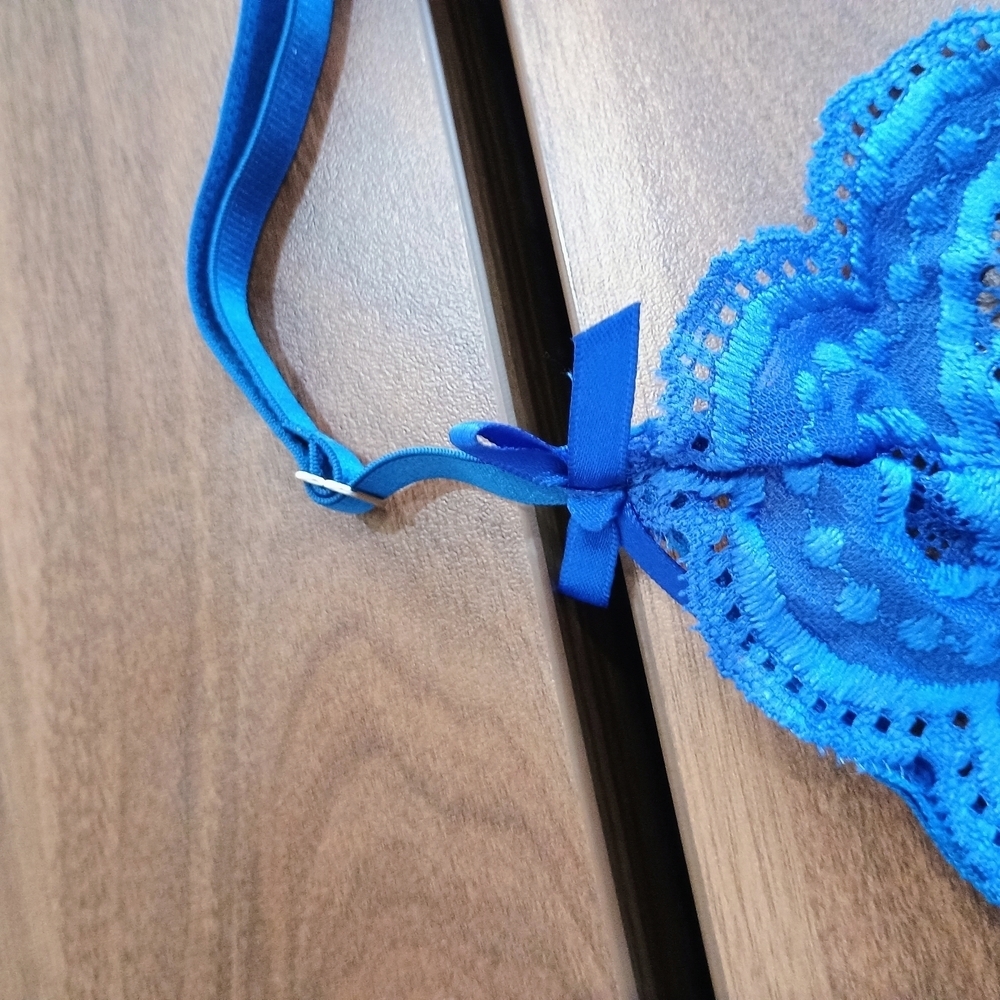Blue Lace Bralette and Panty Set - Picture 4 of 5